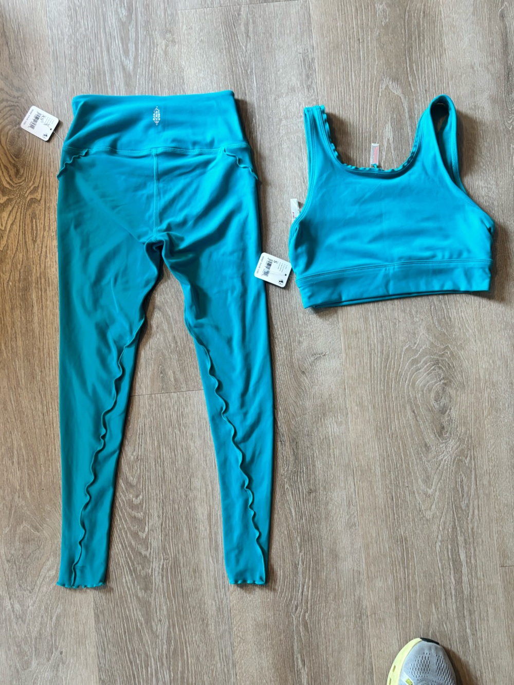 Fp movement Teal leggings xs and Top s with Tags - Picture 4 of 8